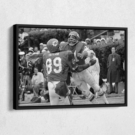 65 Toss Power Trap Chiefs vs. Vikings Canvas Wall Art Decor - NFL Iconic Moment