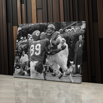65 Toss Power Trap Chiefs vs. Vikings Canvas Wall Art Decor - NFL Iconic Moment