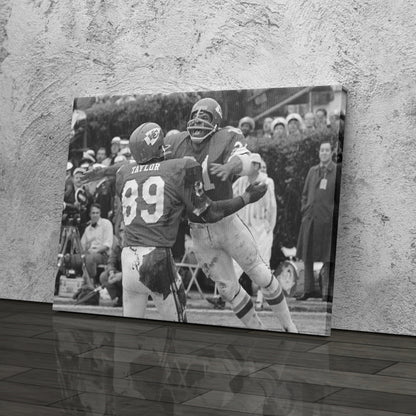 65 Toss Power Trap Chiefs vs. Vikings Canvas Wall Art Decor - NFL Iconic Moment