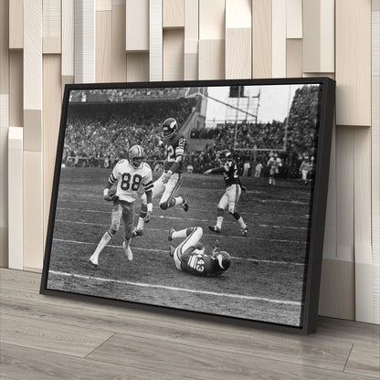Staubach's 'Hail Mary' Canvas Wall Art - Cowboys vs. Vikings NFL Poster