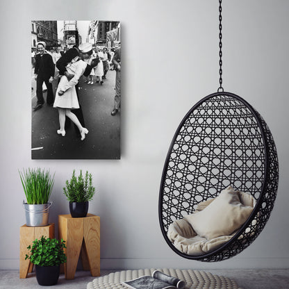 Sailor Kissing Nurse - Times Square New York Celebration Canvas Wall Art