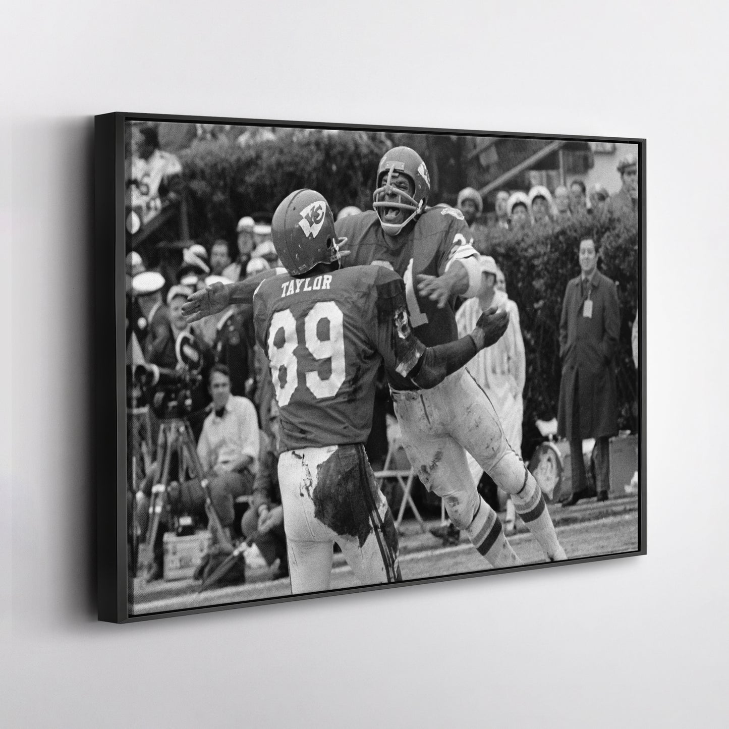 65 Toss Power Trap Chiefs vs. Vikings Canvas Wall Art Decor - NFL Iconic Moment